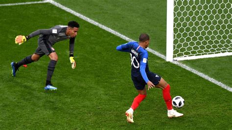 Basta un guizzo di Mbappé Francia qualificata agli ottavi Perù