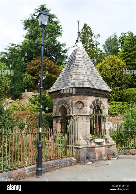 Fountain At Grosvenor Park In Chester Cheshire Uk Stock Photo Alamy