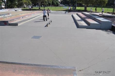 Waterloo Plaza – Skatin It