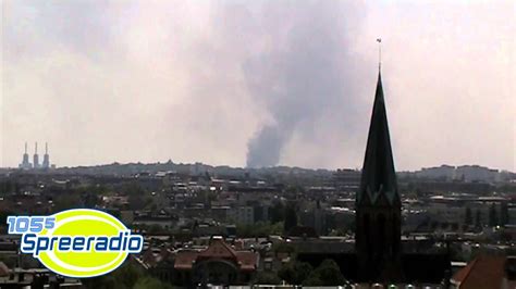 Brand Einer Lagerhalle In Lichterfelde Youtube