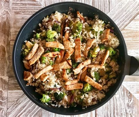 Arroz Salteado con Lomo de Cerdo y Brócoli Receta ekilu