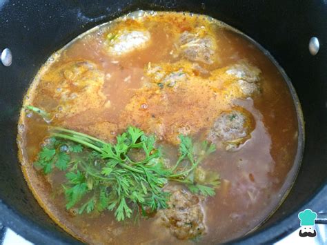 Sopa De Alb Ndigas Con Fideos