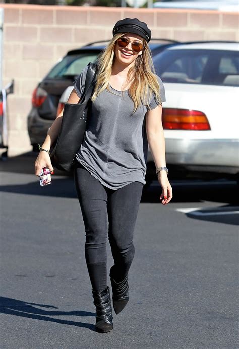 Hilary Duff Showing Hard Pokies In A Gray Top And Tight Jeans Out In Santa Monic Porn Pictures