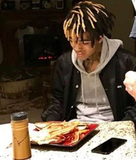 I Want Someone To Look At Me The Way X Looks At His Food Rxxxtentacion