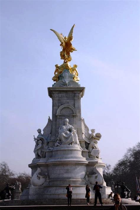 Queen Victoria Memorial Fountain Buckingham Palace London England