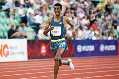 Warholm breaks world 400m hurdles record with 46.70 in Oslo | REPORTS