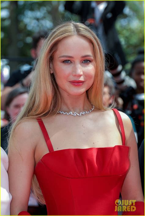 Jennifer Lawrence Attends Anatomie D Une Chute Red Carpet At Cannes