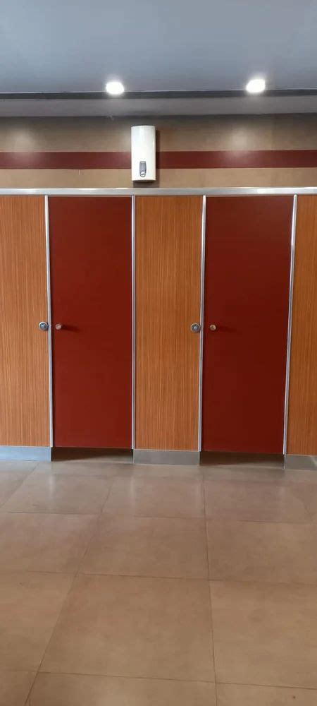 Hpl Modular Cubicle Toilet Partitions With Shoe Profile At Rs In