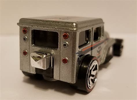 Hot Wheels Casting Reviews Id 20 03 Jeep DJ Express