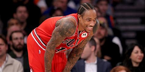 Watch Demar Derozan Welcomed Back To United Center With Standing Ovation