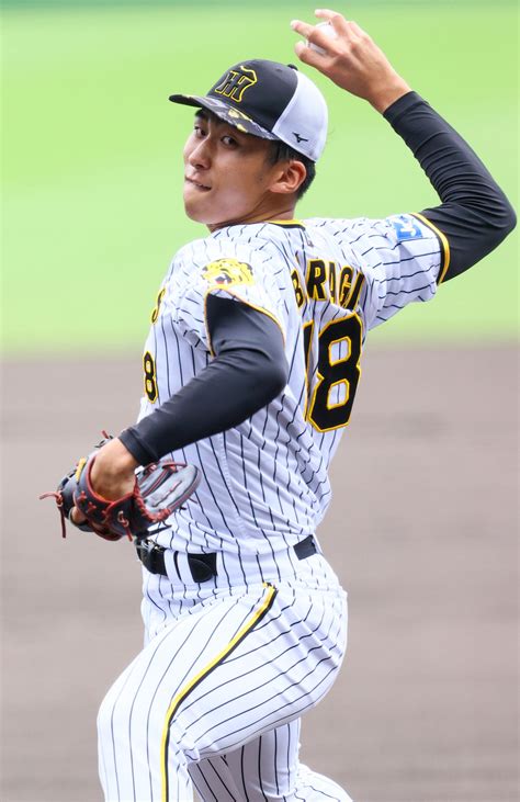 【阪神】ドラ4茨木秀俊が岡田監督の前で初めて投球披露「ごっつい体やなあ」フィジカル称賛 プロ野球写真ニュース 日刊スポーツ