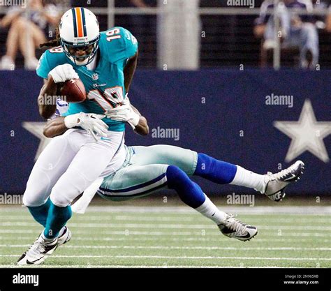 Dallas Cowboys Cornerback Teddy Williams Tackles Miami Dolphins Wide