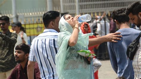 Mumbai News LIVE Updates BMC Sets Up Cold Rooms To Treat Heat Stroke