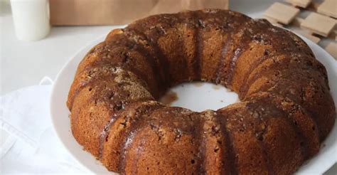 Serve Your Sweetie A Slice Of This Honey Bun Bundt Cake Page 2 Of 2 Recipe Roost