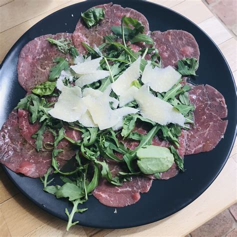 Carpaccio De Boeuf Roquette Et Parmesan Sans Glucides