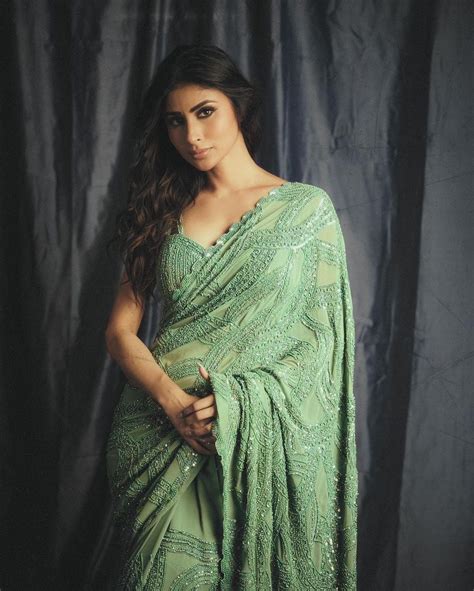 Mouni Roys Gorgeous Moments In Sarees Check Out Her Top 6 Looks News18