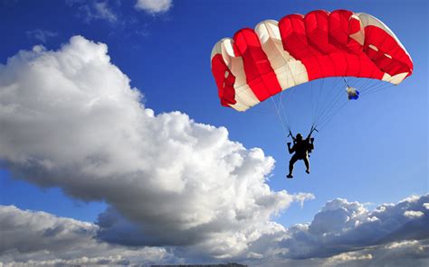 How Does a Parachute Work? | Wonderopolis