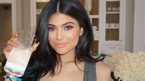 Kylie Jenner Says Her Boobs Grew Because Of Her Period Teen Vogue