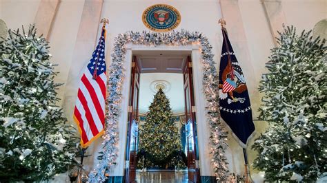 The White House Holiday Decorations Include a 300-Pound Gingerbread White House | Architectural ...