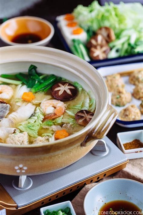 Chanko Nabe Sumo Stew ちゃんこ鍋 Recipe Easy japanese recipes Hot pot recipe Asian recipes