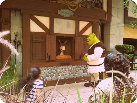 Meet And Greet Opportunity With Donkey And Shrek Via The Shrek Ride At