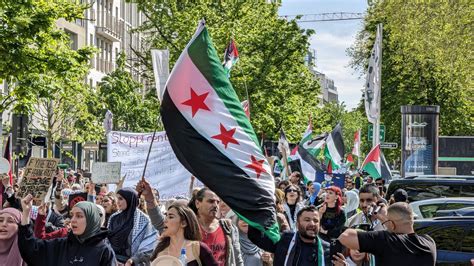 Hunderte bei Pro Palästinenser Demo in Düsseldorf