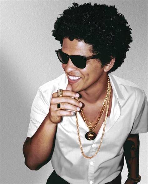 ᐅ Bruno Mars Hairstyles Long Afro Curly Pompadour And More