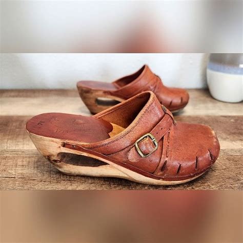 Vintage QualiCraft Wood Leather Clogs Size 7B 1970s Leather Clogs