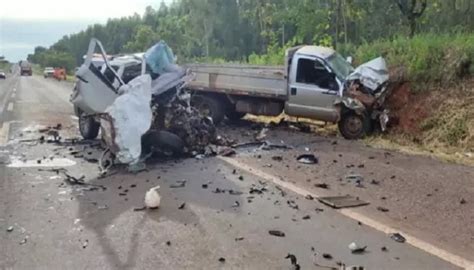 Batida Frontal Entre Caminhonetes Mata Motorista Na Br Entre Gua