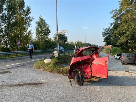 Incidente Ravenna Oggi Scontro Tra Un Auto E Una Ape Car Un Ferito Grave