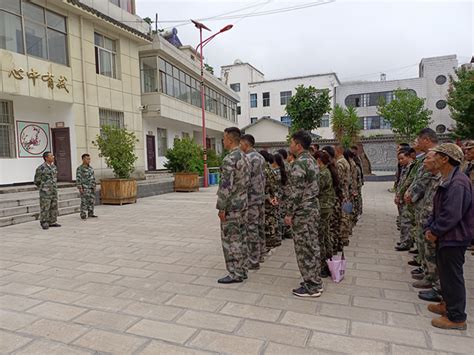 发窝乡党政主要领导到发窝村委会督导人居环境整治提升及美丽乡村示范创建工作 武定县人民政府