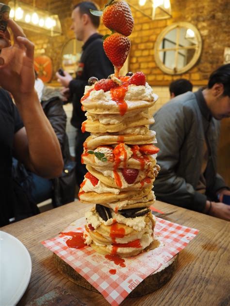 Hungry Ronin takes on Polo Bar Pancake Challenge | the food connoisseur