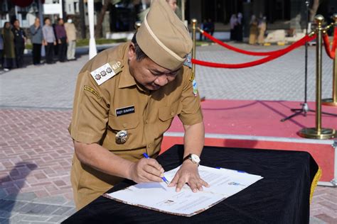 Bupati Garut Lantik Pns Dalam Jabatan Administrasi Di Lin