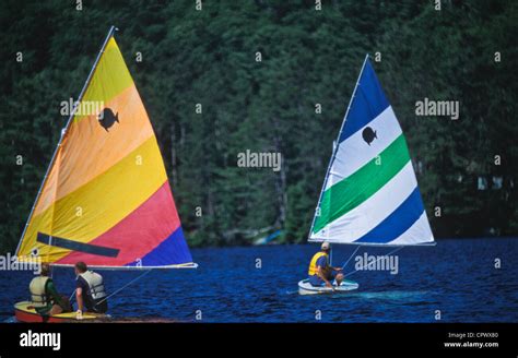 Vacation holiday boating fun on Lake Sunapee waters Stock Photo - Alamy