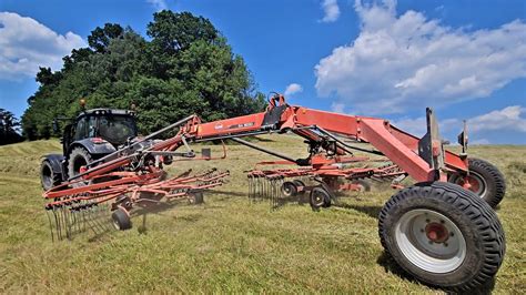 VALTRA N174 Mit KUHN GA 8030 Schwader Bei Heuernte Im Einsatz YouTube