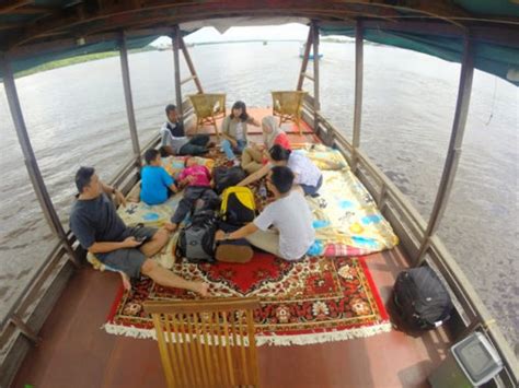 Borneo Tanjung Puting Boat Tour: Trekking & Orangutan Tour