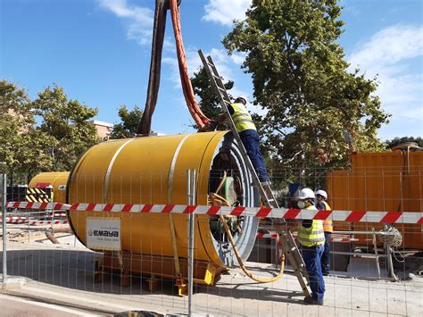 Comença a treballar la tuneladora que perfora el túnel per on