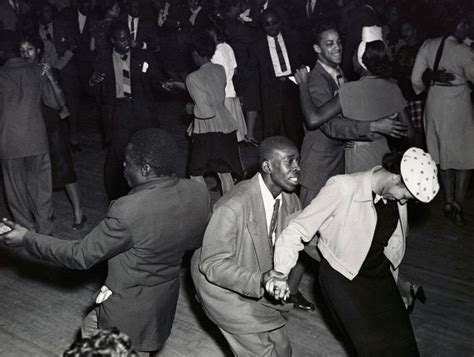 Fascinating Vintage Photos of People Dancing at the Savoy Ballroom ...