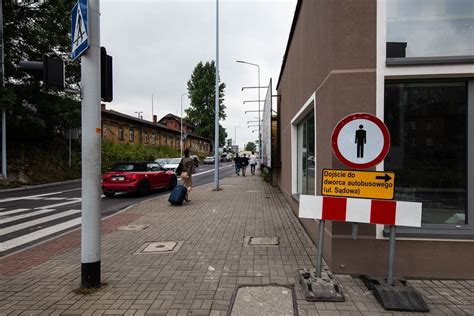 Inaczej w kierunku Międzynarodowego Dworca Autobusowego w Katowicach