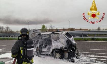 Brescia Tangenziale Sud Auto Prende Fuoco Prima Brescia