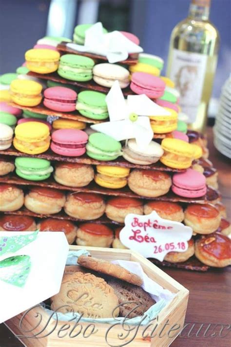 Débo Gâteaux Pièce montée choux et macarons