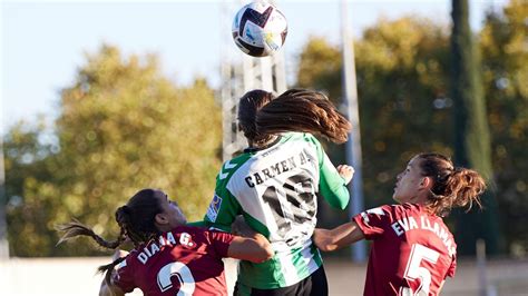 Betis Féminas 3 0 Sevilla Femenino Babajide agradece los regalos y