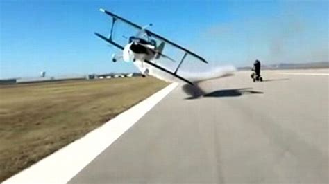 Faa Probes Pilot In Risky Plane Stunt Video Abc News