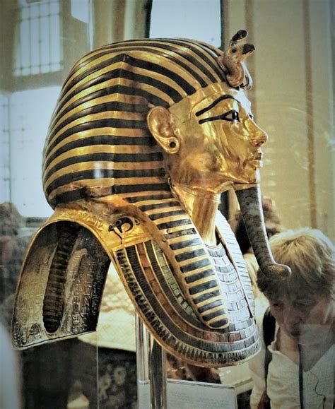 Tutankhamun mask [649x782] : r/ArtefactPorn