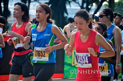 braggies: The Standard Chartered Marathon Singapore 2011