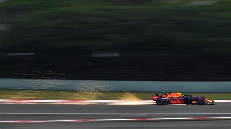 Crash Verstappen Silverstone Charis Schmerge