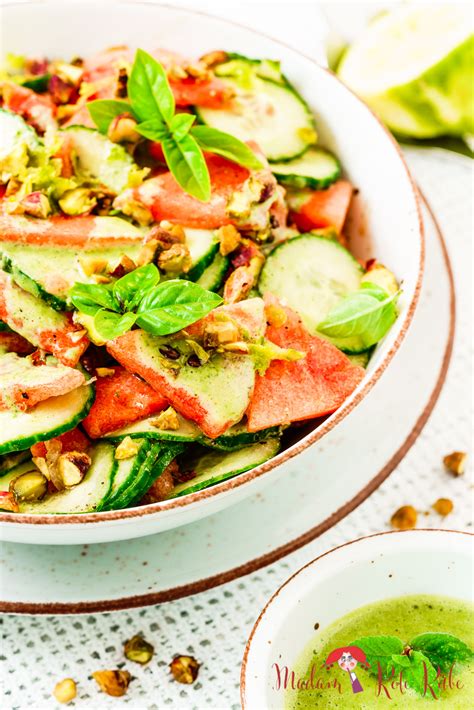 Gurken Melonen Salat mit Minzdressing und Pistazien Madam Rote Rübe