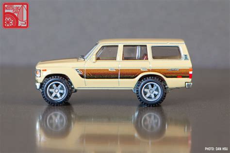 MINICARS Hot Wheels X JNC Toyota Land Cruiser FJ60 Japanese