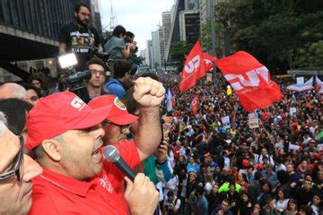 Movimentos Organizam Caravanas Para Vig Lia Pela Liberdade De Lula