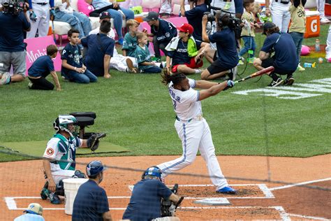 Vladimir Guerrero Jr Wins Home Run Derby Defeats Hometown Favorite